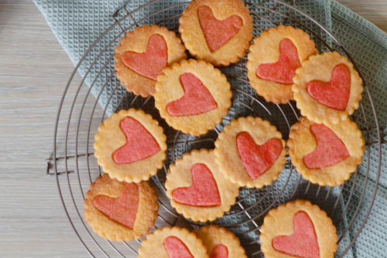 Strawberry heart biscuits - Mobile Strawberry heart biscuits - Mobile