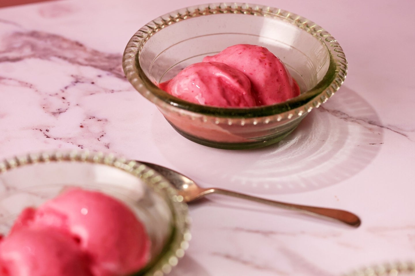 Easy Frozen Berry Yoghurt Easy Frozen Berry Yoghurt
