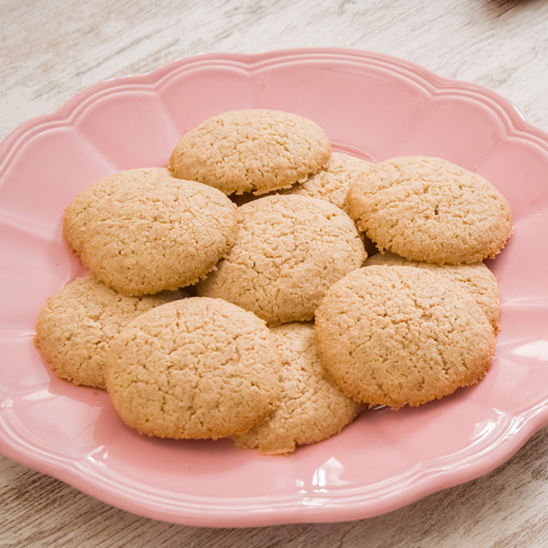 Strawberry cookies on pink plate Strawberry cookies on pink plate